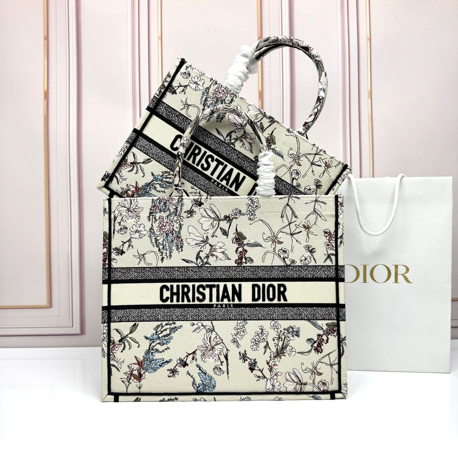 Christian Dior medium Book Tote bag in white and multicolor floral embroidered canvas. image 1
