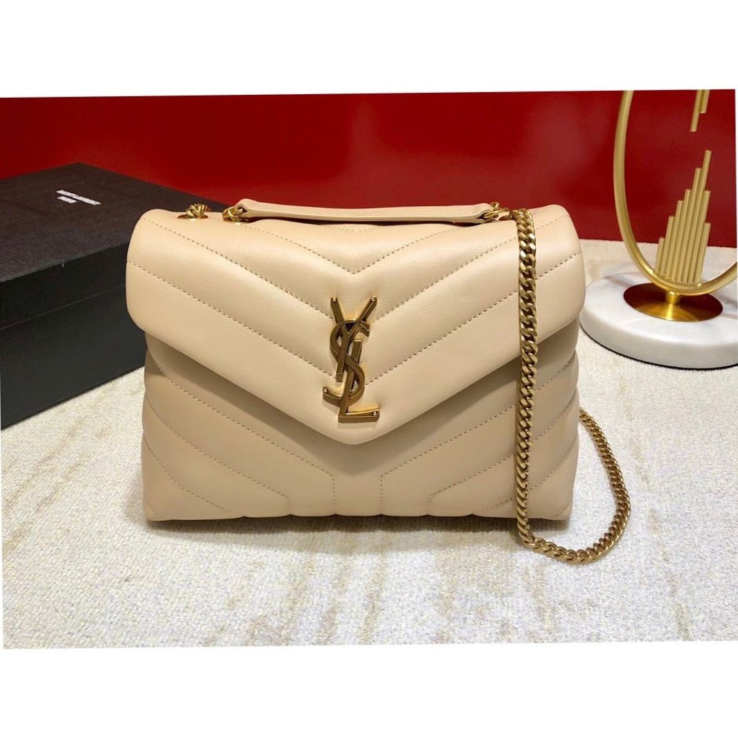 Saint Laurent small Loulou shoulder bag in beige quilted leather. image 1