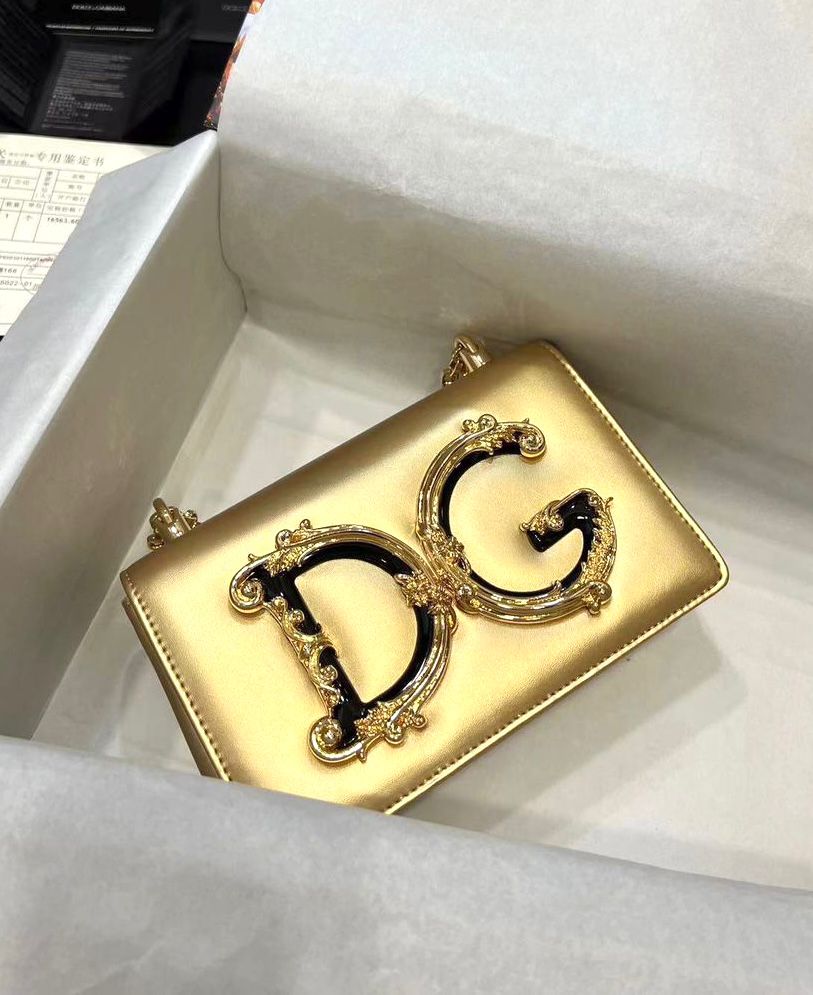 Dolce & Gabbana DG Girls phone bag in nappa mordore leather. image 1
