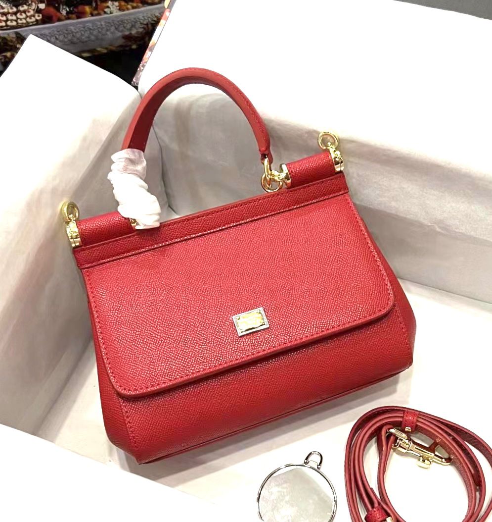 Dolce & Gabbana Sicily top-handle bag in red leather. image 1