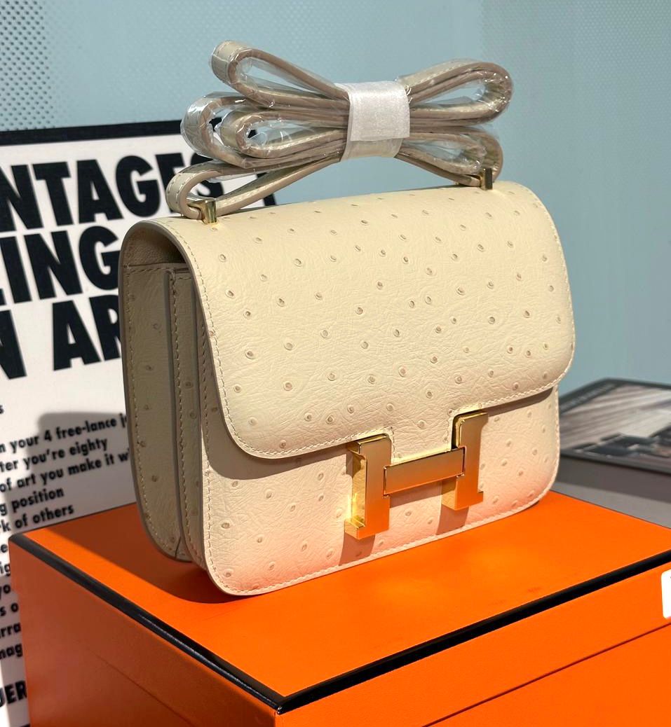 Herm?s Constance 18 bag in nata ostrich leather with gold hardware image 1