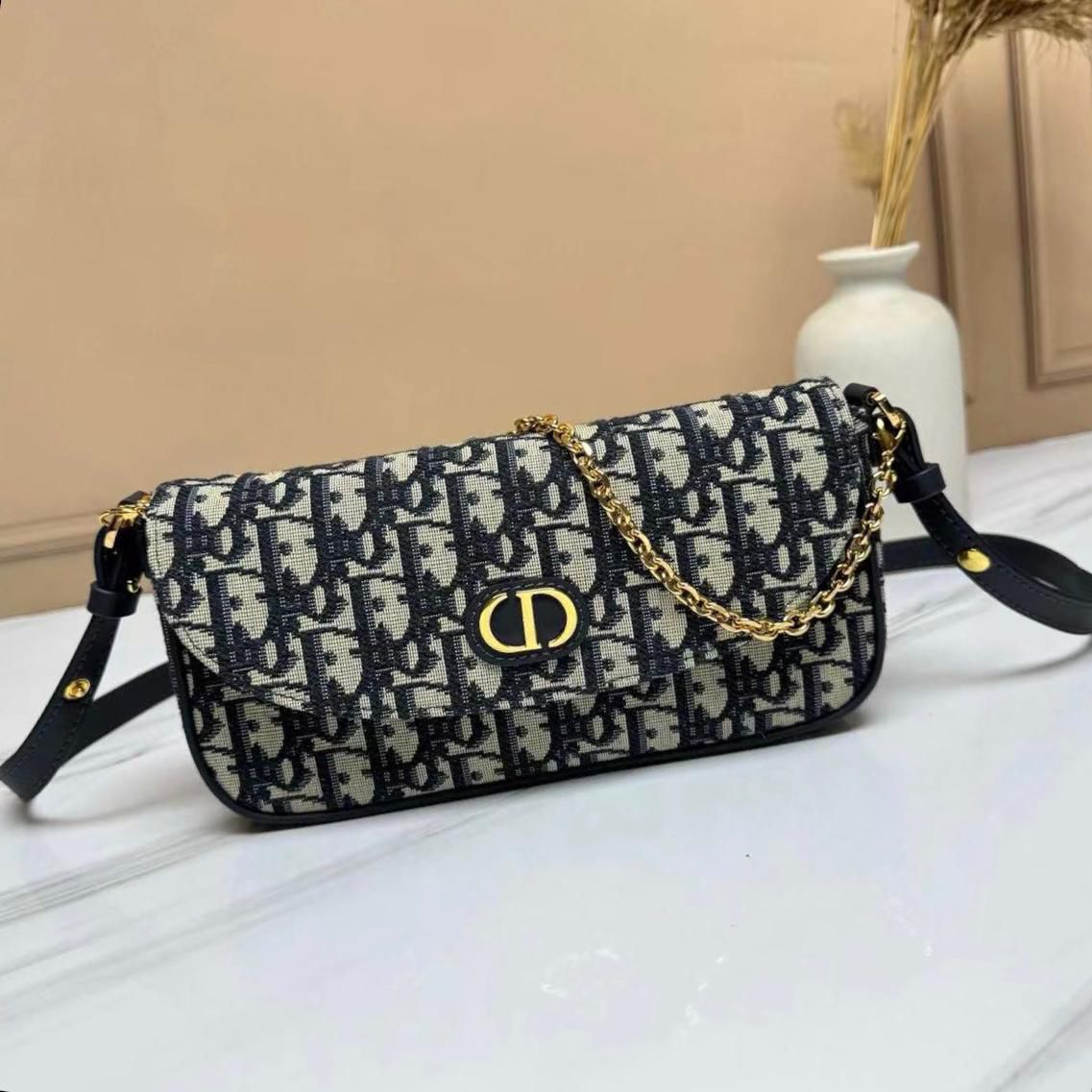 Dior 30 Montaigne Avenue bag in blue Dior Oblique jacquard canvas with gold-finish metal hardware. image 1