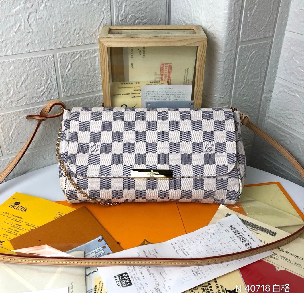 Louis Vuitton Favorite MM bag in the Damier Azur canvas. image 1