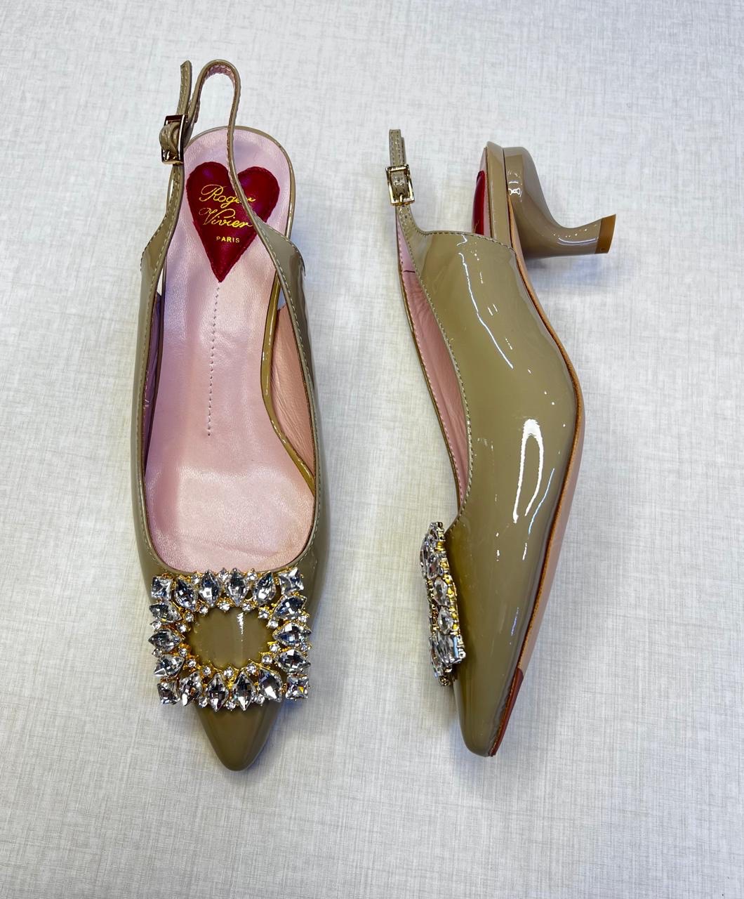 Roger Vivier Virgule Strass Buckle Slingback Pumps in patent leather. image 2