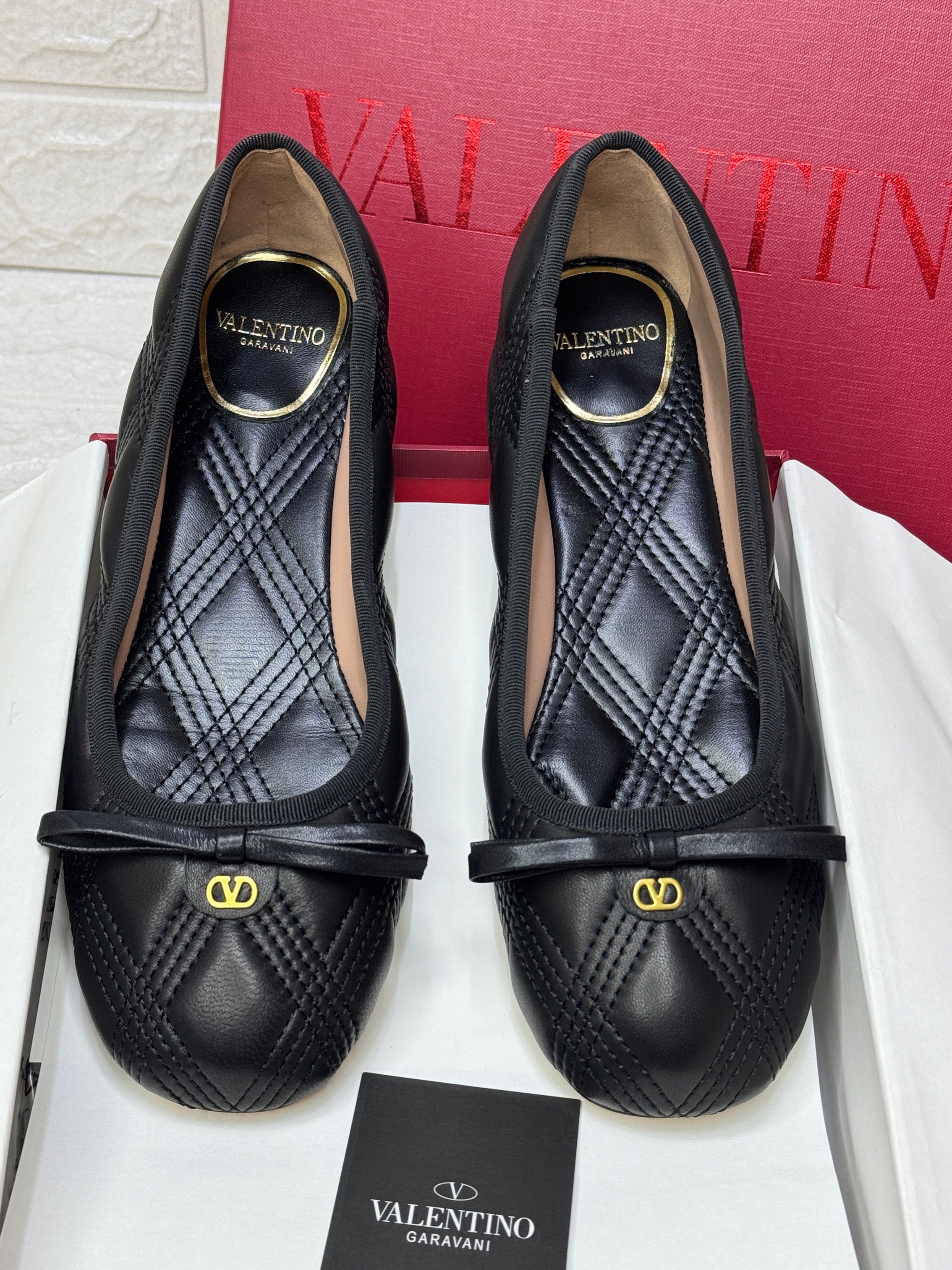 Valentino Garavani Quiltie 67 ballet flats in black quilted nappa leather. image 1