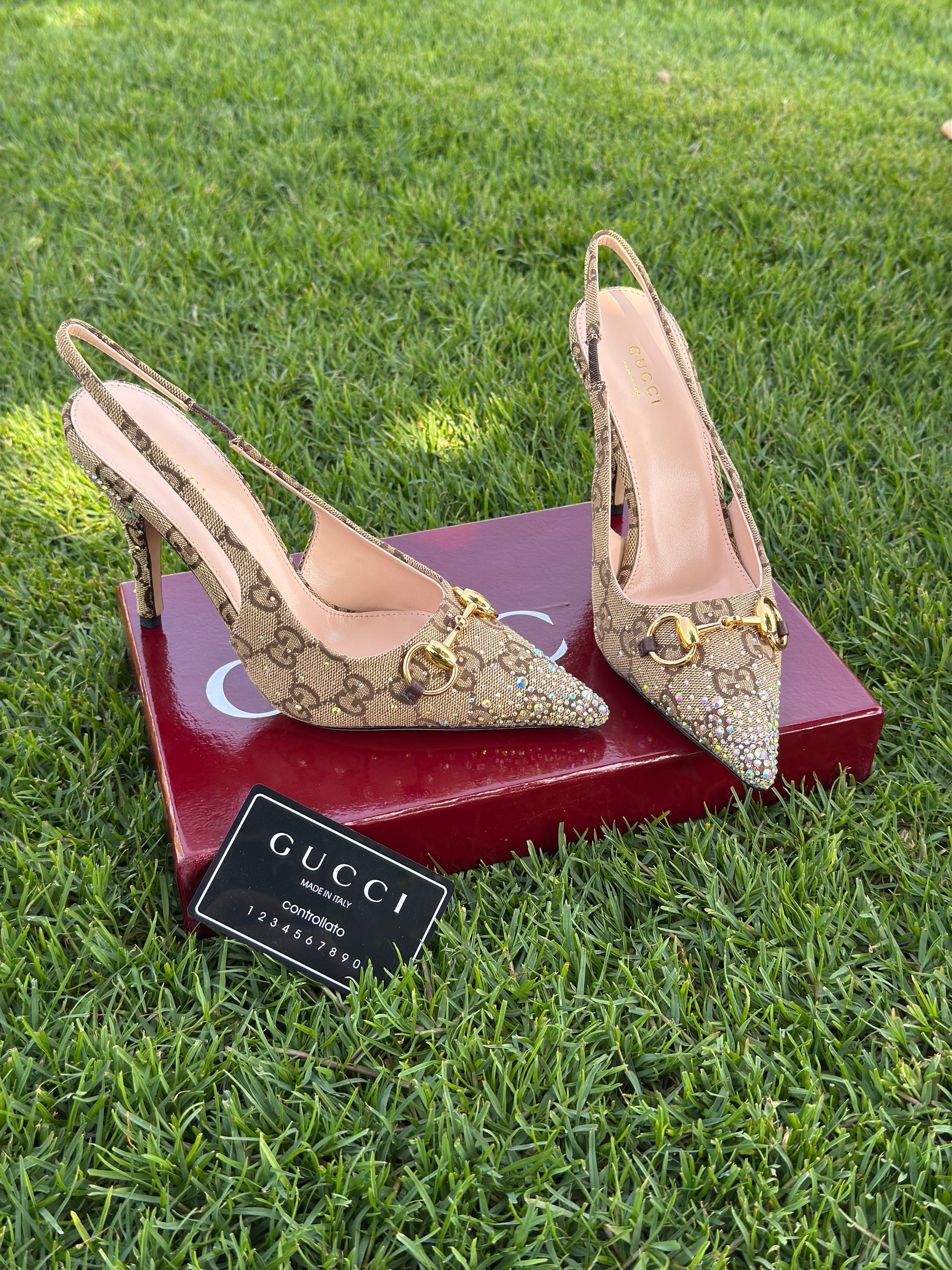 Gucci Erin 85 crystal-embellished canvas-jacquard slingback pump with the signature Horsebit detail. image 2