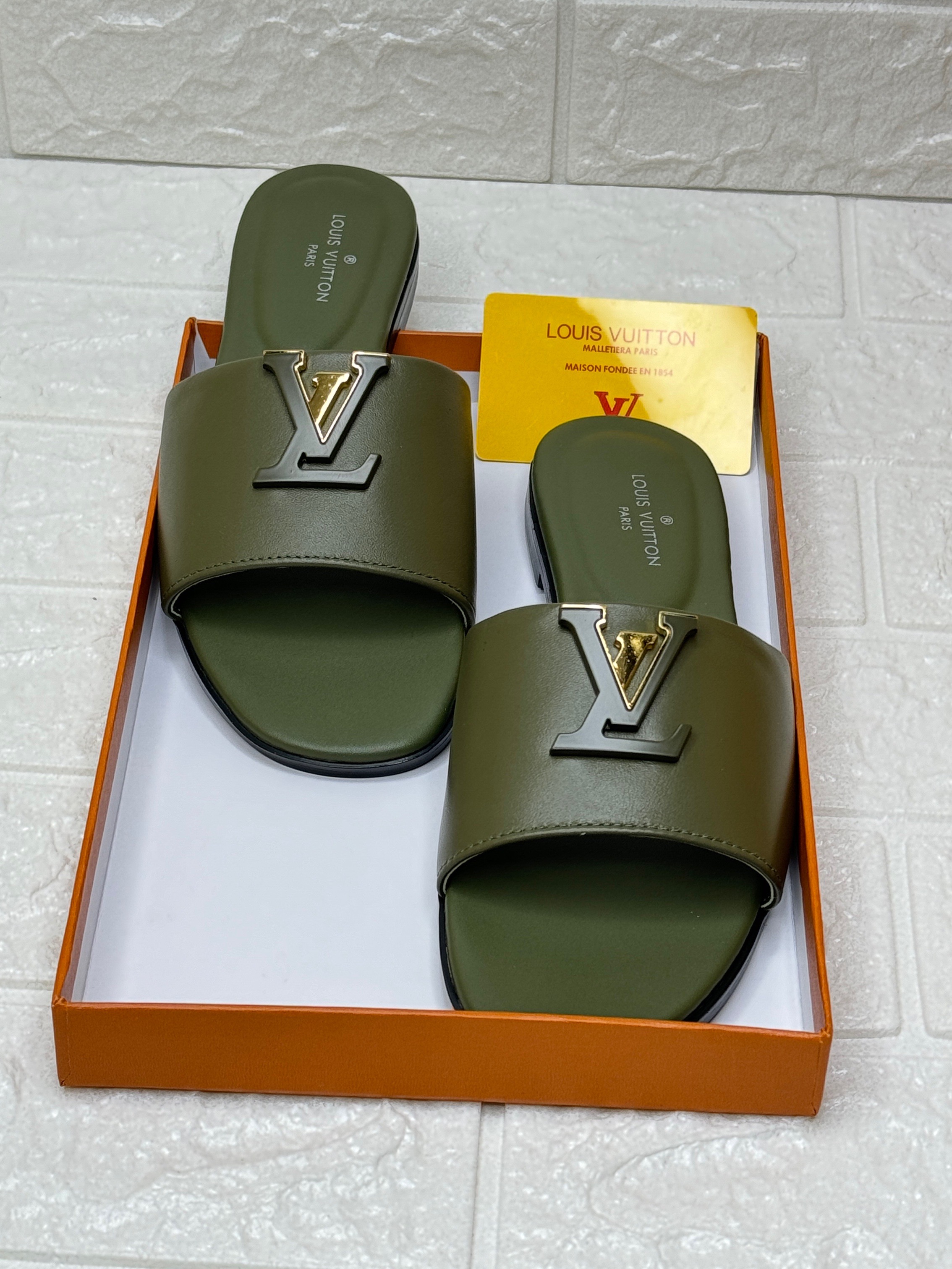 Louis Vuitton LV Mare flat mule in green calf leather. image 1