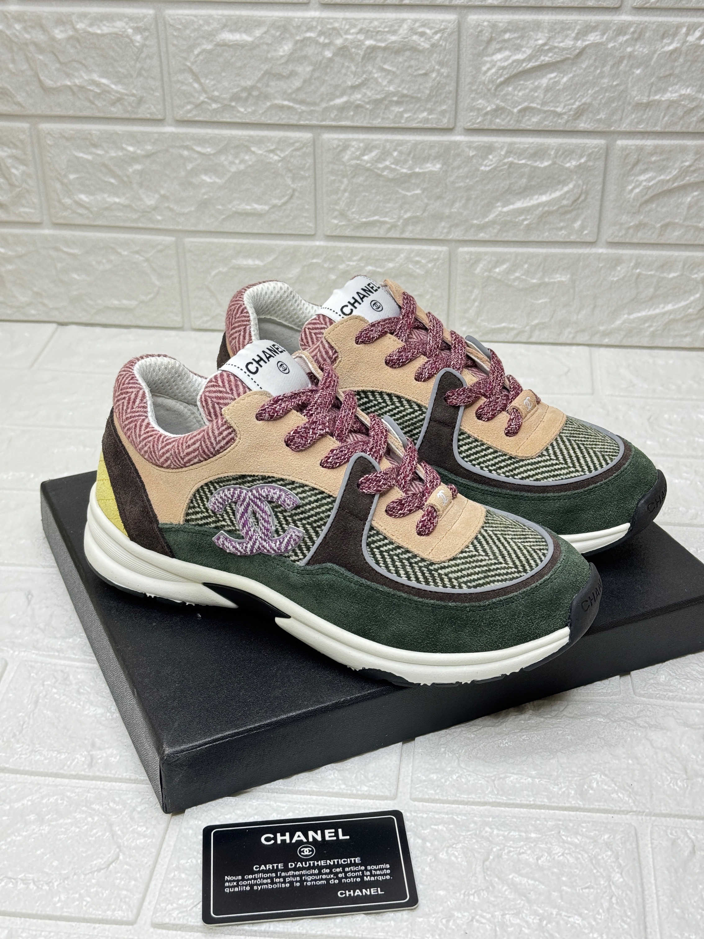 Chanel Multicolor Tweed and Suede CC Low-Top Sneakers. image 1