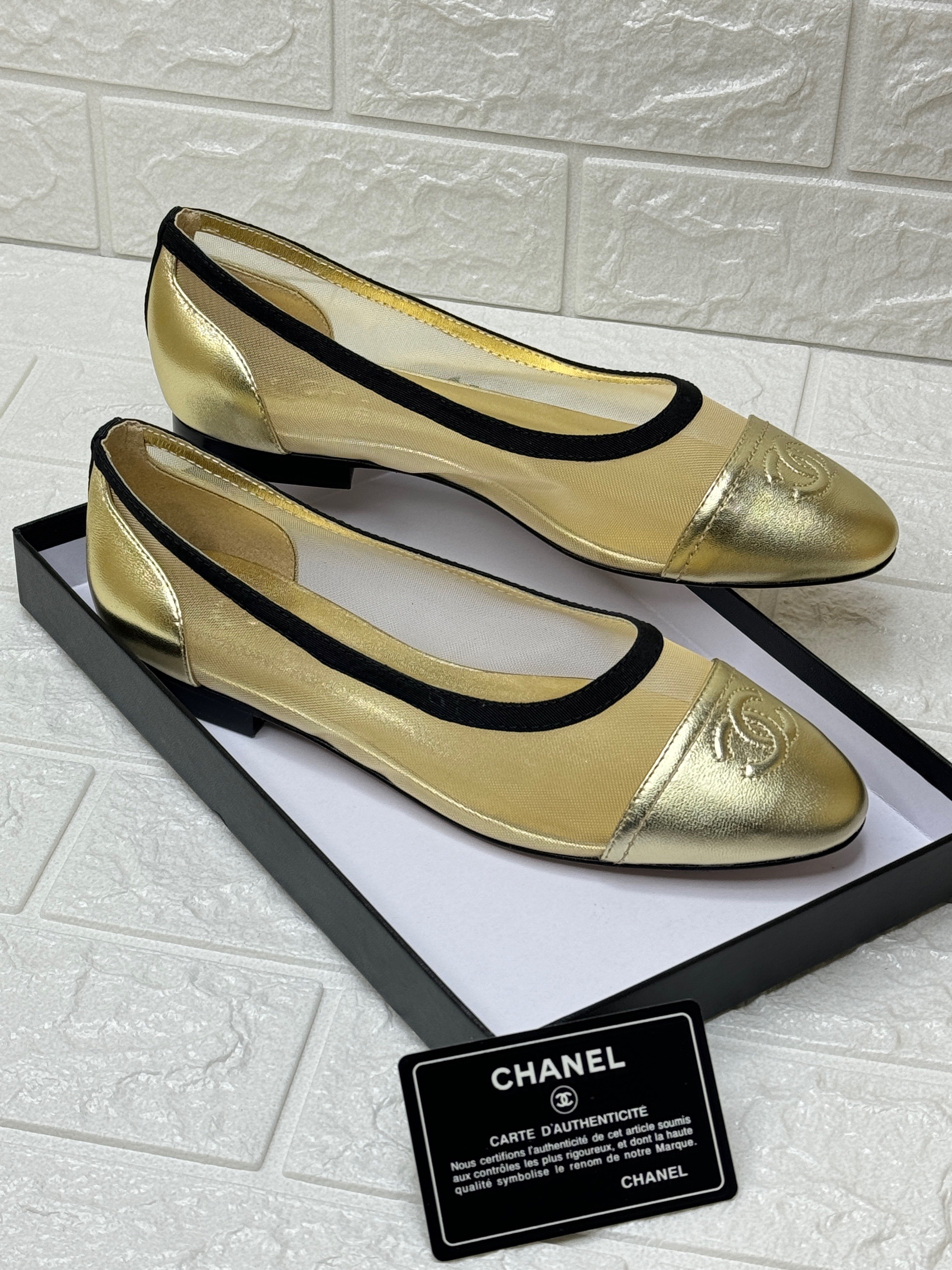 Chanel gold leather and fabric CC cap toe ballet flats. image 1
