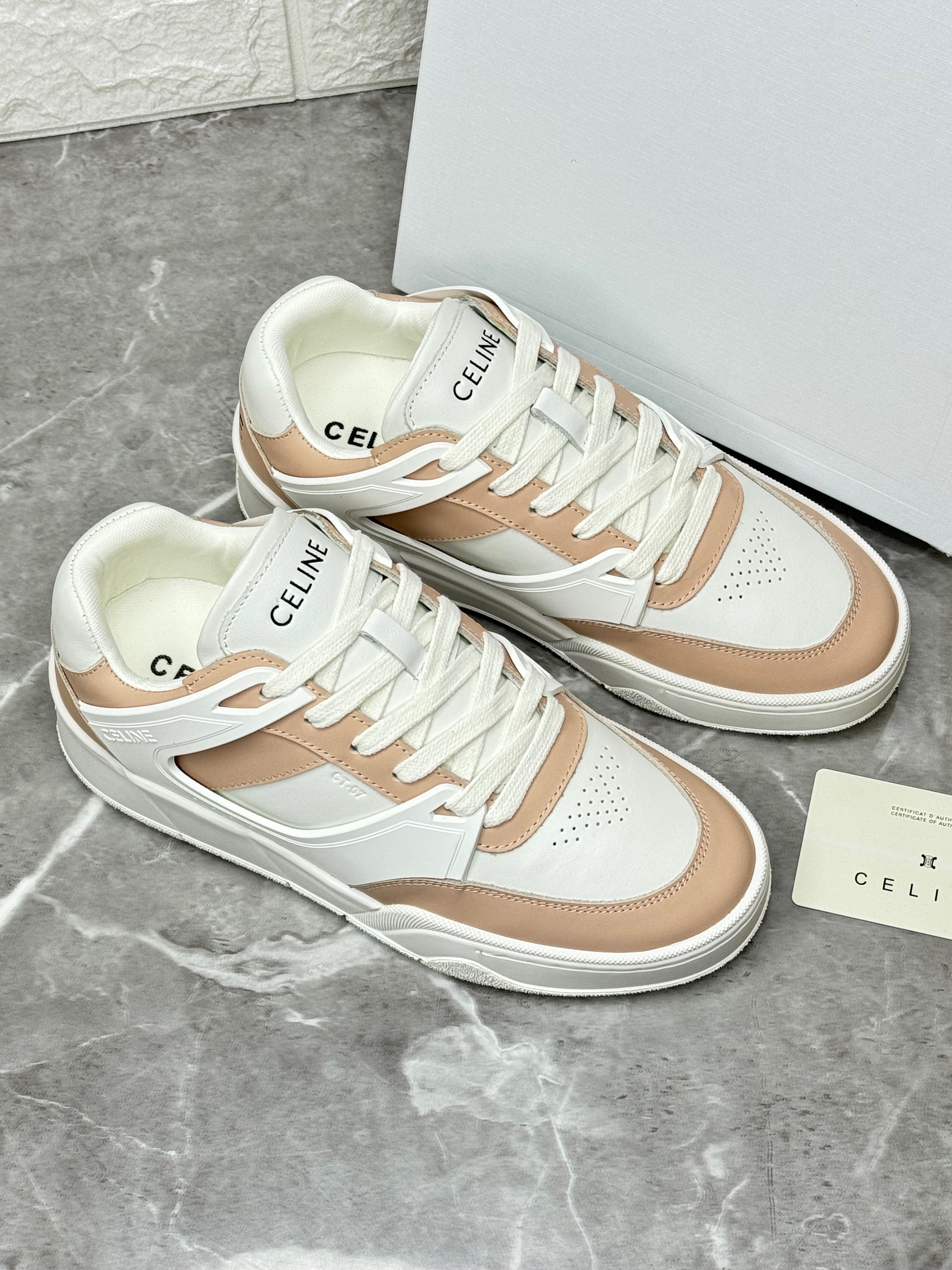 Celine Trainer CT-07 low-top sneakers in calfskin and suede with a padded collar around the ankle for comfort. image 1