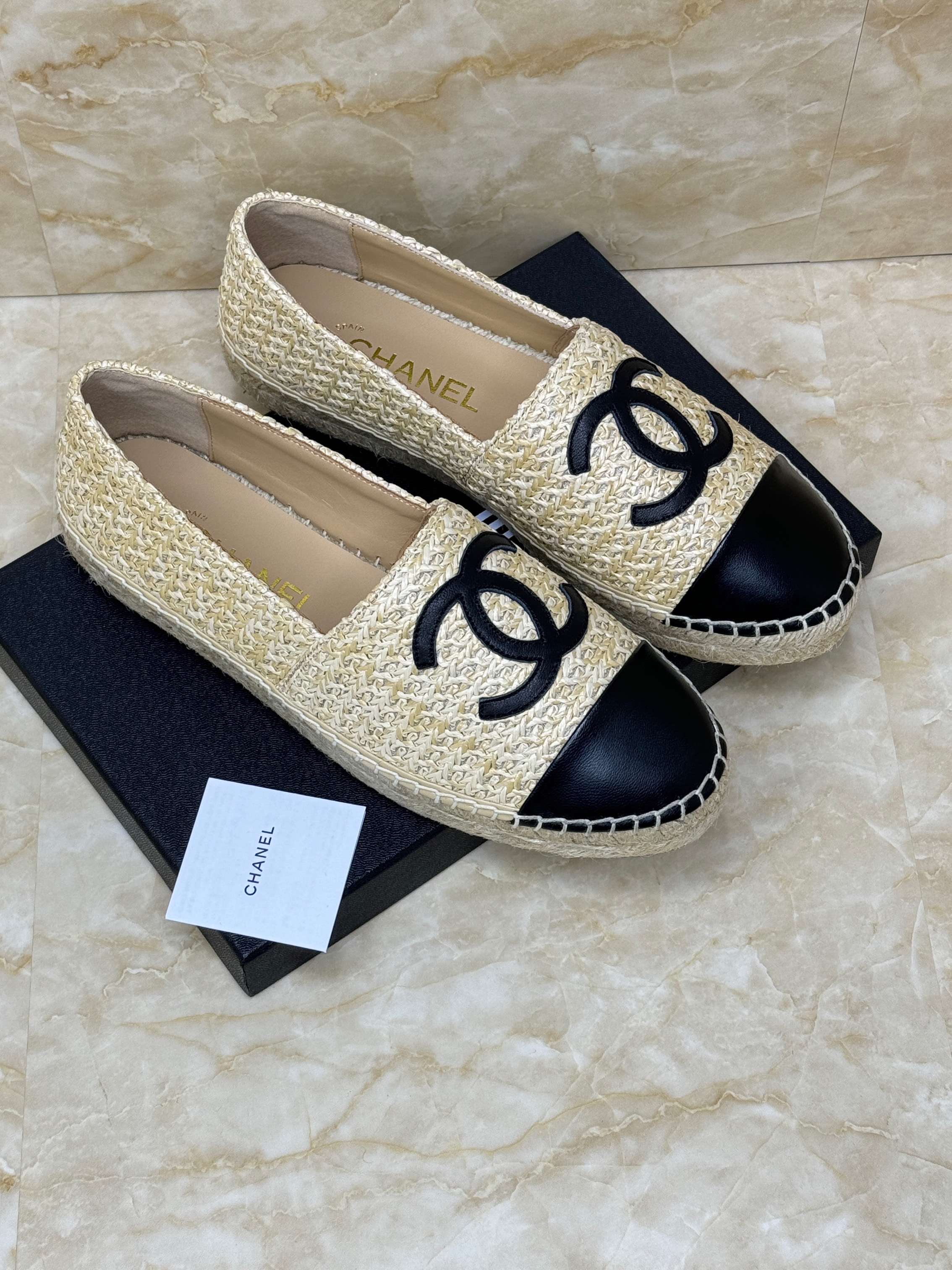 Chanel bicolor CC cap toe espadrilles in tweed and grosgrain fabric. image 1