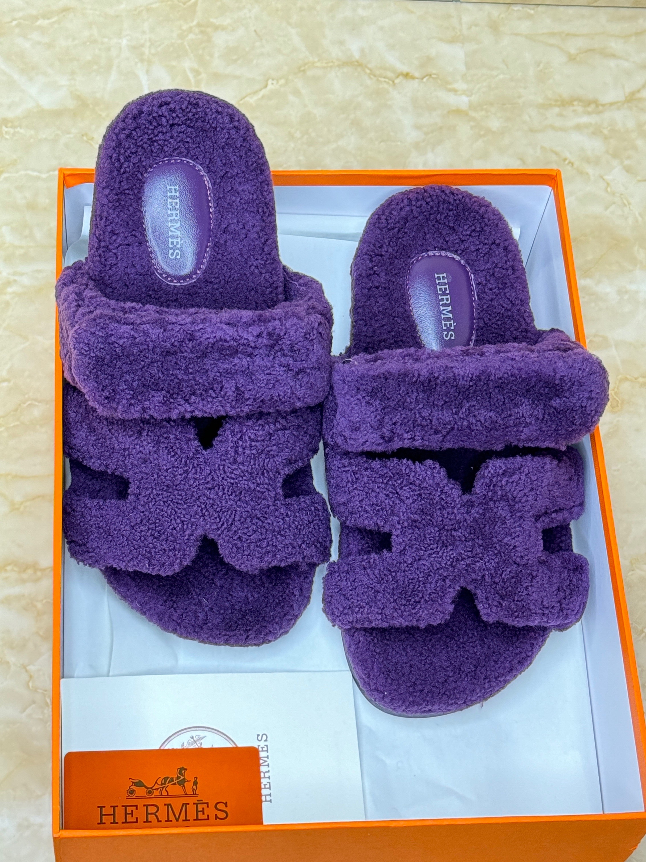 Herm?s Chypre sandals in purple shearling. image 1