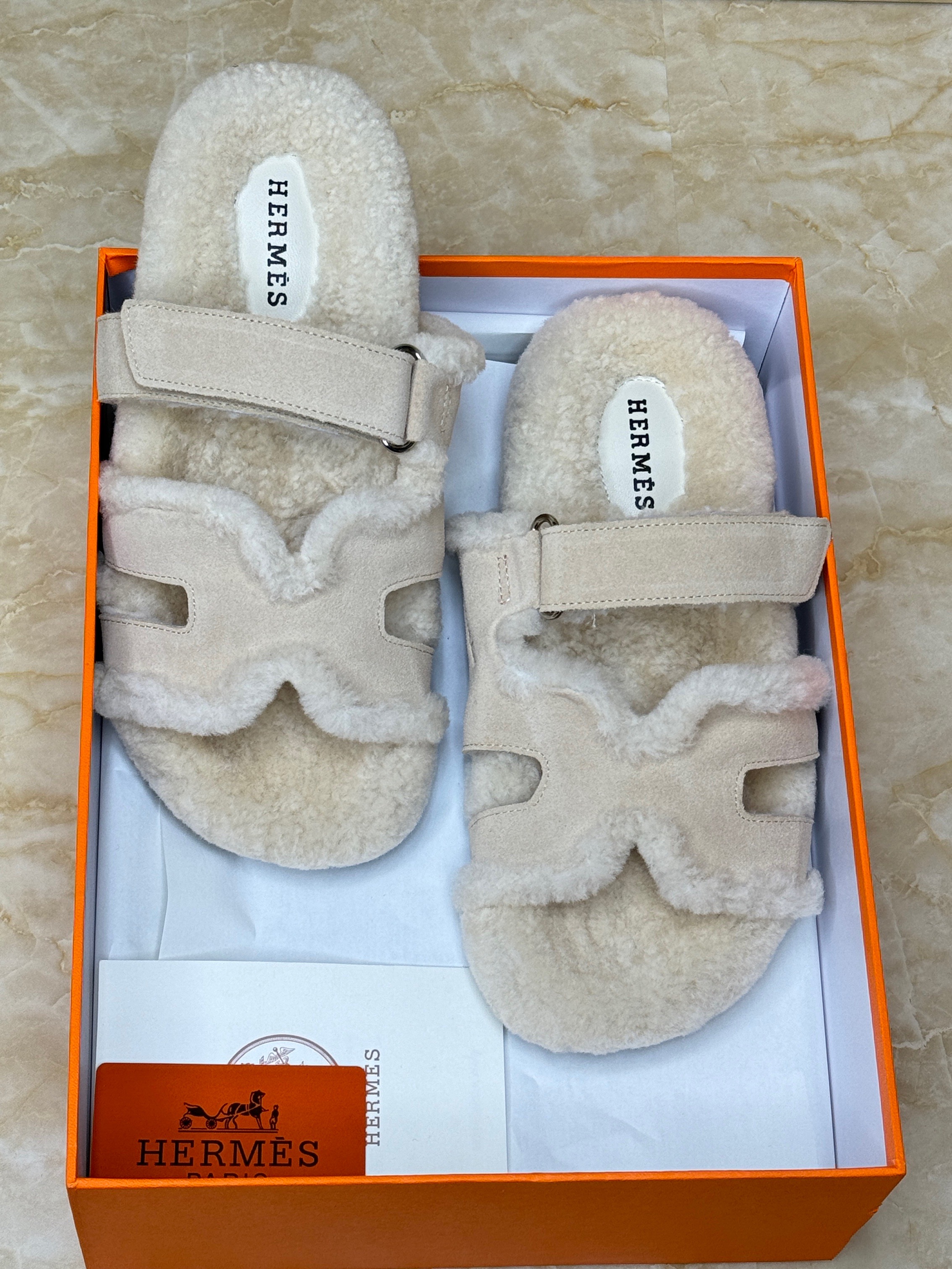 Herm?s Chypre sandals in shearling and suede goatskin. image 1