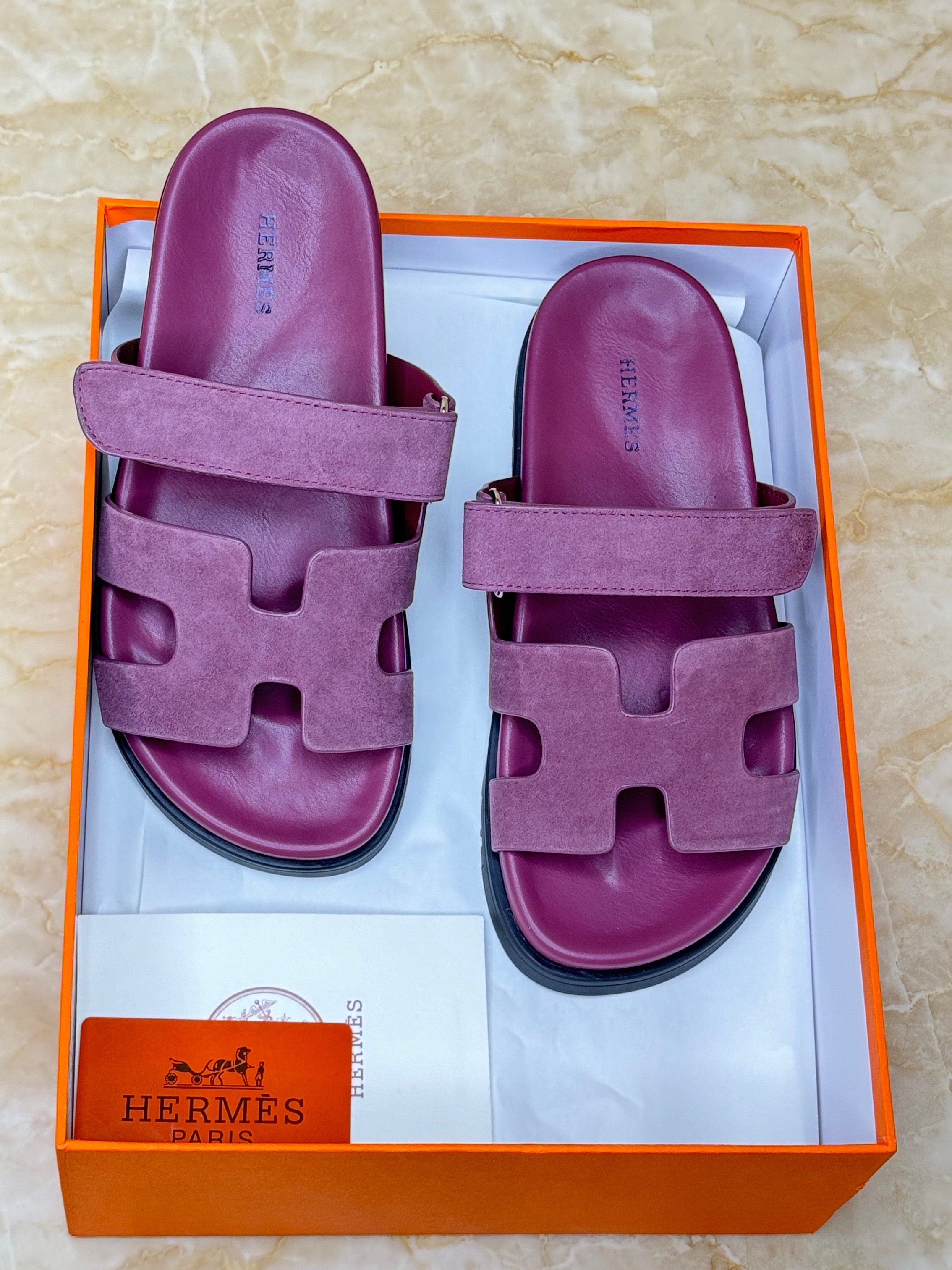 Herm?s Chypre sandals in Rose Aphrodite suede. image 1