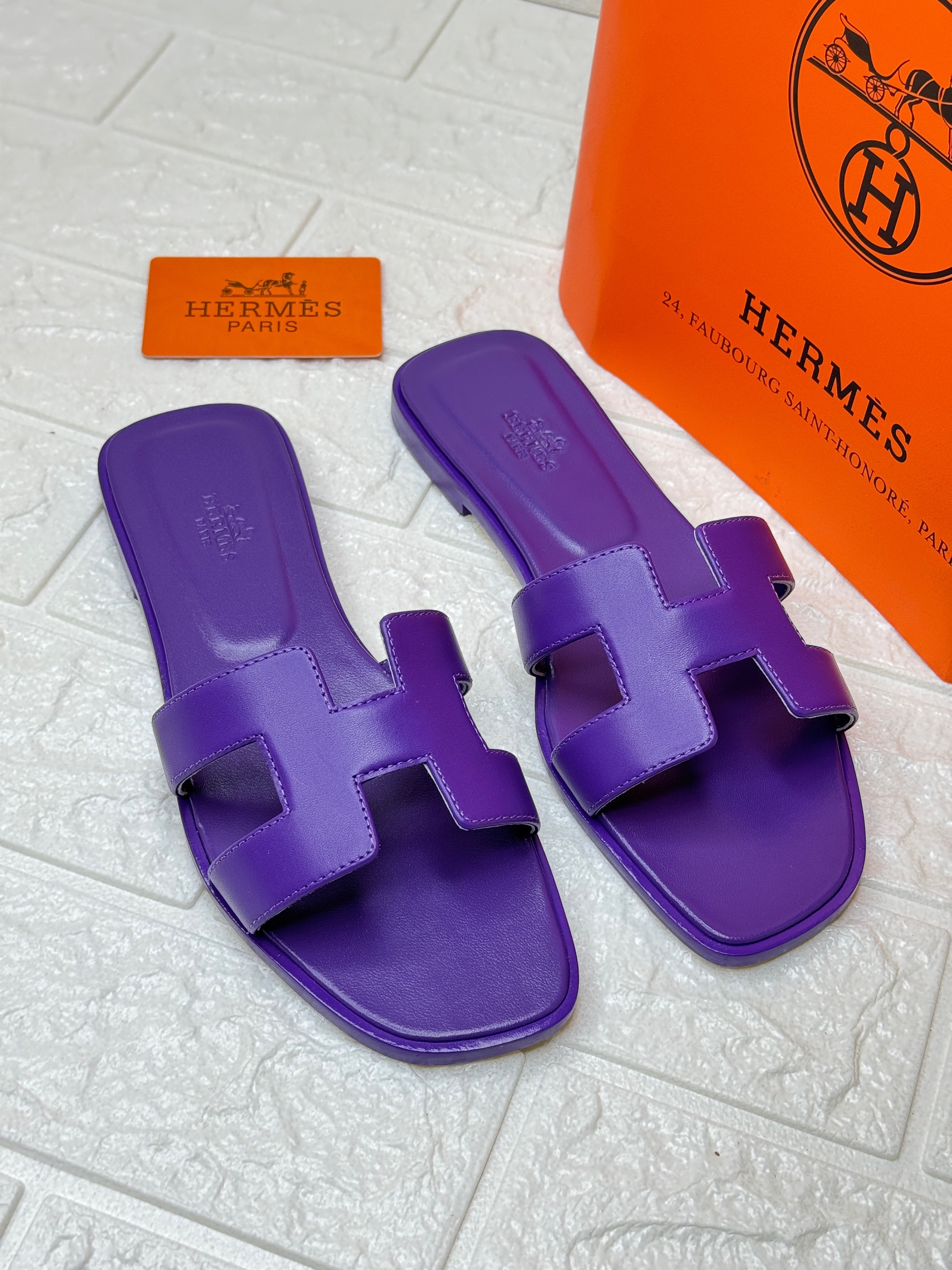 Herm?s Oran sandals in purple leather. image 1