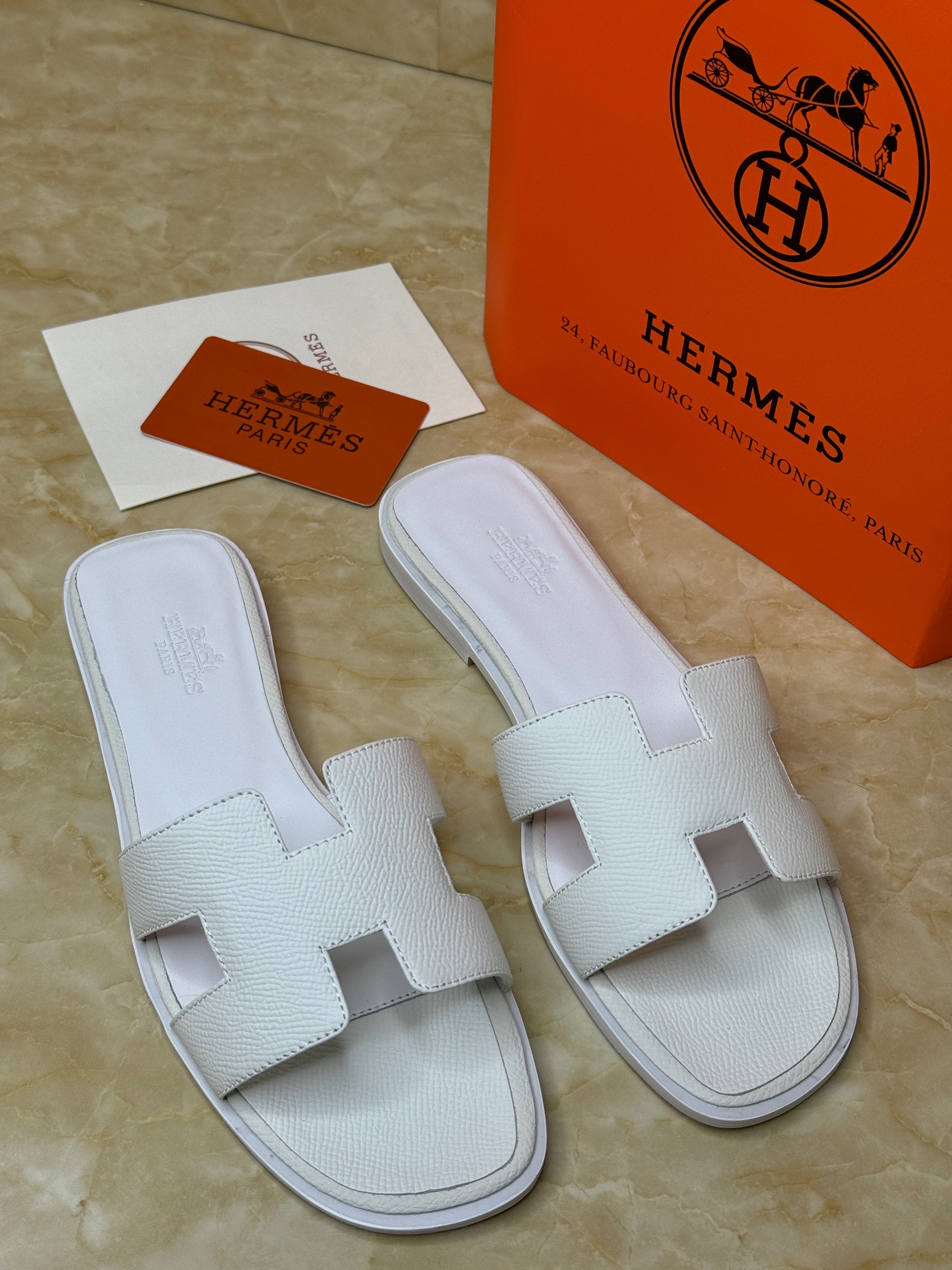 Herm?s Oran sandals in white calfskin leather. image 1